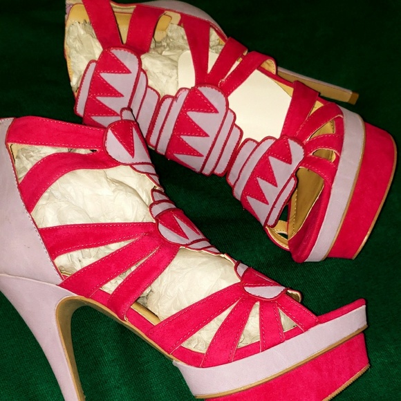 Shoes - Picture 8 of 8